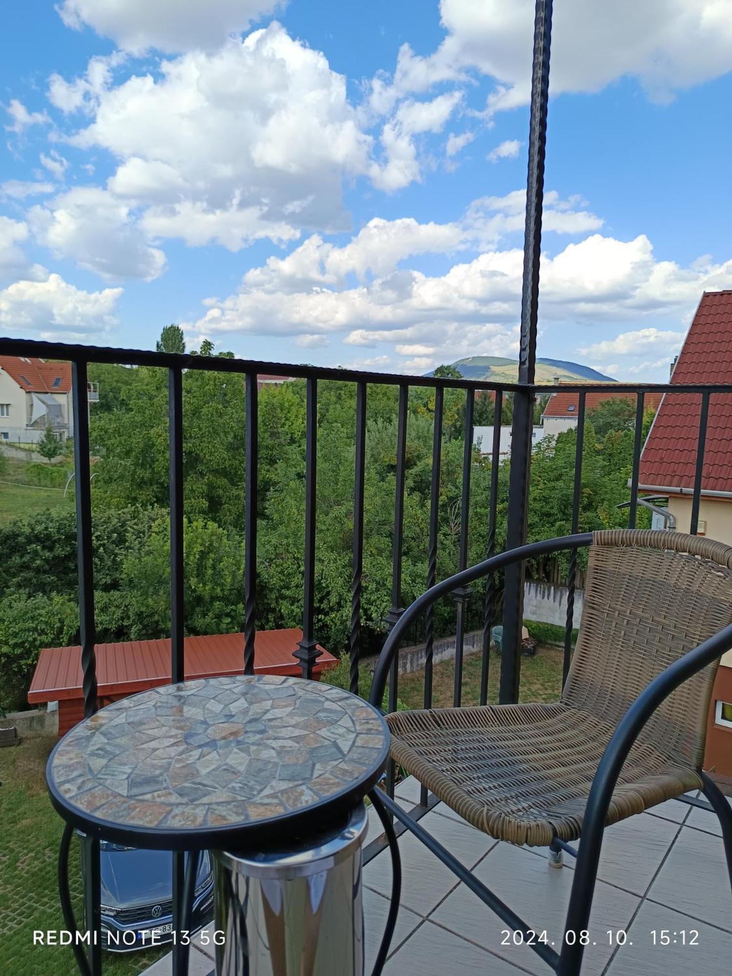 Zita Apartman Eger Cameră foto
